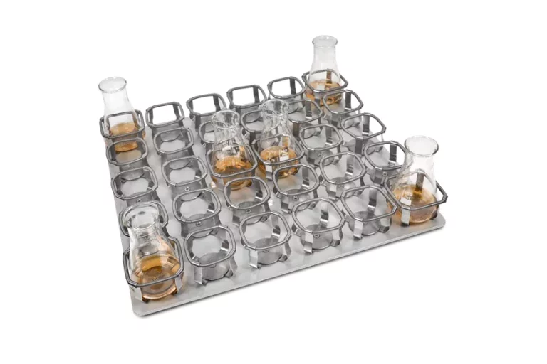 Platform with Tight Fit Clamps For Flasks