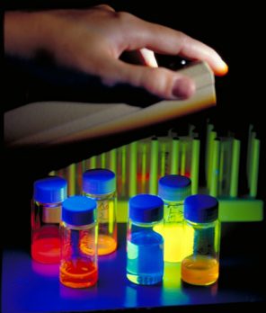 Biosearch Dyes in Scintillation Vials Nov18 crop